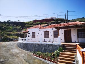 VV La Casita de Nina "by henrypole home"