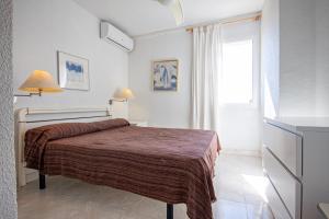 Inmovecos apart con piscina Alisios 227