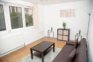 Shoreditch Hoxton Large 3 Bed Garden Flat FREE PARKING AOR ONLY - Shoreditch