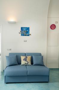 Grecale - stunning sea-view apartment with patio, up to 5 guests