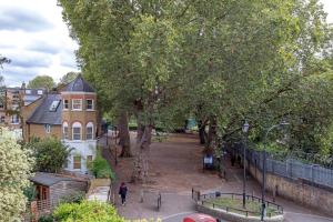 Pet-Friendly Fulham 1-Bed Apt 2 Mins to Tube