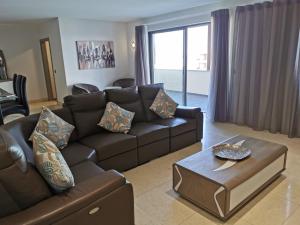 Sun Island Apartments