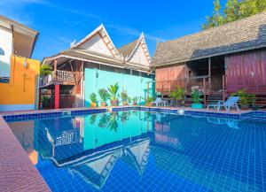 MANDARIN LODGE by victor