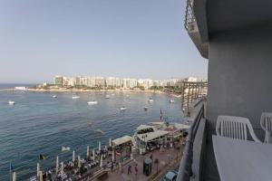 St Julians Sea Front, Spectacular View, Apartment