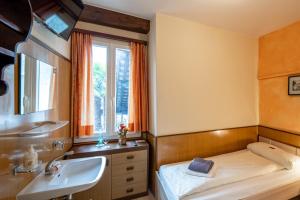 Single Room with Private External Bathroom room in Albergo Pensione San Giorgio