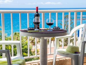 1 1 Beautiful seafront with balcony and WIFI