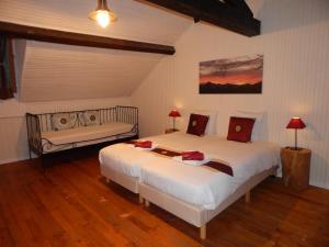 B&B / Chambres d'hotes Pyrenees Emotions : Chambre Triple - Vue sur Jardin