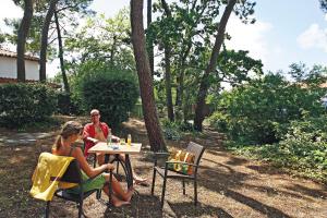 Hotels Logis Les Cols Verts : photos des chambres