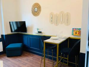 Homard & Fox, Le Féart, Studio avec coin terrasse & barbecue