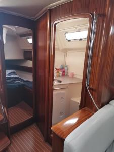 Bateaux-hotels Spacieux voilier : photos des chambres