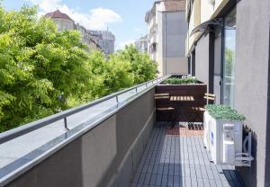 ~Sunny Blue ~ OneBedroom Flat with Balcony