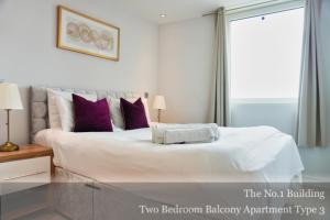 Two-Bedroom Apartment with Balcony room in Gunwharf Quays Apartments