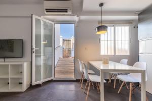 Two-Bedroom Apartment room in LA MERCED Penthouses