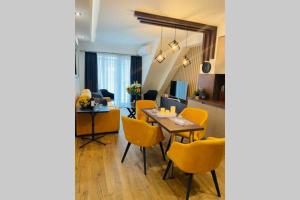 COZY,STYLISH,MODERN APT WITH TERRACETOP LOCATION