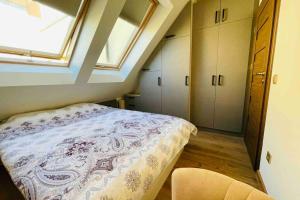 COZYSTYLISHMODERN APT WITH TERRACETOP LOCATION