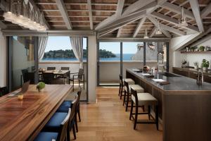 Luxury Four-Bedroom Villa with Sea View room in Malipiero Residence