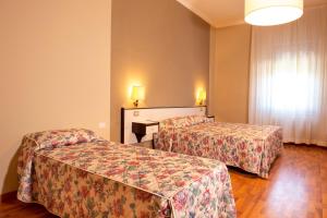 Classic Triple Room room in Hotel Villa dei Pini