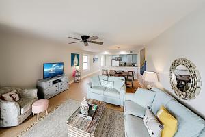 Two-Bedroom Townhouse room in 1233 W Lagoon Avenue Townhouse Unit A