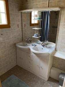 Maisons de vacances Maison 6 personnes La Tourelle : photos des chambres