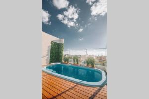 N4A2 - New, Nice, for Long and Short Stay