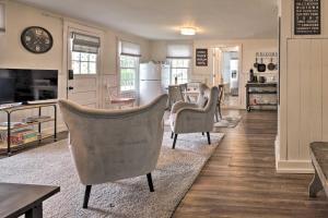 Romantic Country Apt by Lake Erie & Wineries!