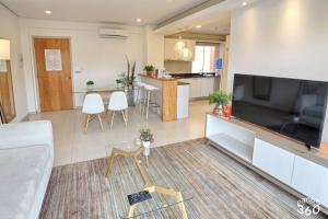 N2A2 - New, Nice, for Long and Short Stay