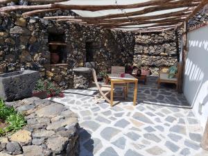 VV Casa Bastina "by henrypole home"