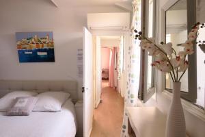 B&B / Chambres d'hotes B&B Le Patio En Ville - Chambres d'hotes : photos des chambres