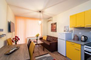 Four guests apartment close to city center and Medical University