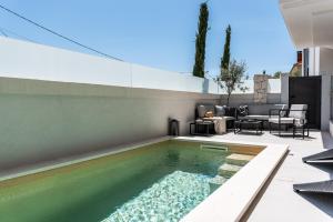 Luxury apartment Luna with private, heated pool 