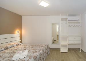 Superior Double or Twin Room with Garden View room in Hotel Storyville