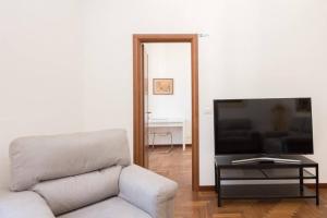 Popolo Elegant Two Bedroom Apartment