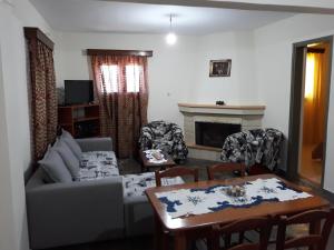 Petrakis Afrathias garden house