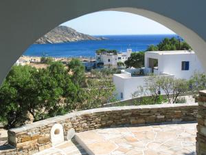 Manthos Place Ios Greece