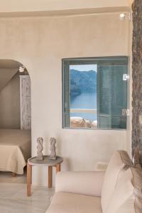 Armeni Luxury Villas Santorini Greece