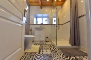 B&B / Chambres d'hotes Chez Pique-Fesse Chambre d'hote : Chambre Double Deluxe avec Douche