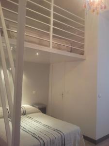Triple Room Mezzanine with Balcony and Courtyard View room in Hotel Cresp