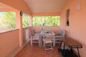 Apartments Coral, Klimno, island Krk