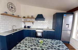 Cliffs View Self Catering @ Limestone Lodge