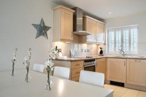 LUXURY BEACHFRONT OUTSTANDING 2 bedroom APARTMENT