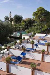 卡瓦列雷餐厅酒店 - 圣焦万尼亚皮罗