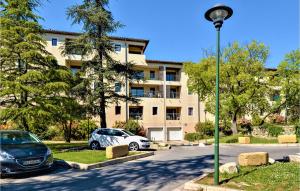 Appartements Stunning apartment in Uzes with Indoor swimming pool and 2 Bedrooms : photos des chambres