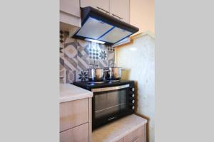 Flokos. Lazy days, balmy nights on the seafront