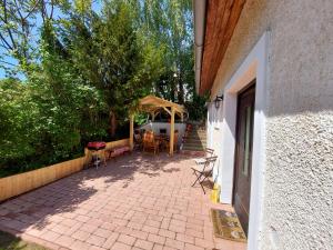 Kilátás a tóra Apartman