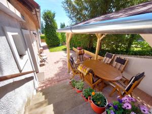 Kilátás a tóra Apartman