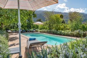 Sóller house close to the center, large flat orchard and pool.