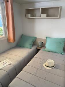 Appartements Mobil Home 3 chambres climatise tout equipe : photos des chambres