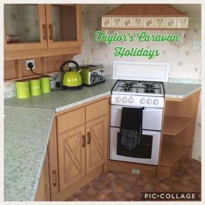 Taylor’s caravan holidays 8 berth (coral beach)