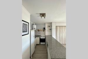 Confortable estudio con vista al Rio Parana.