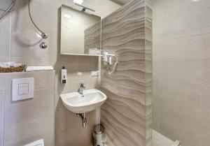 Triple Room with Terrace room in Hotel Almira